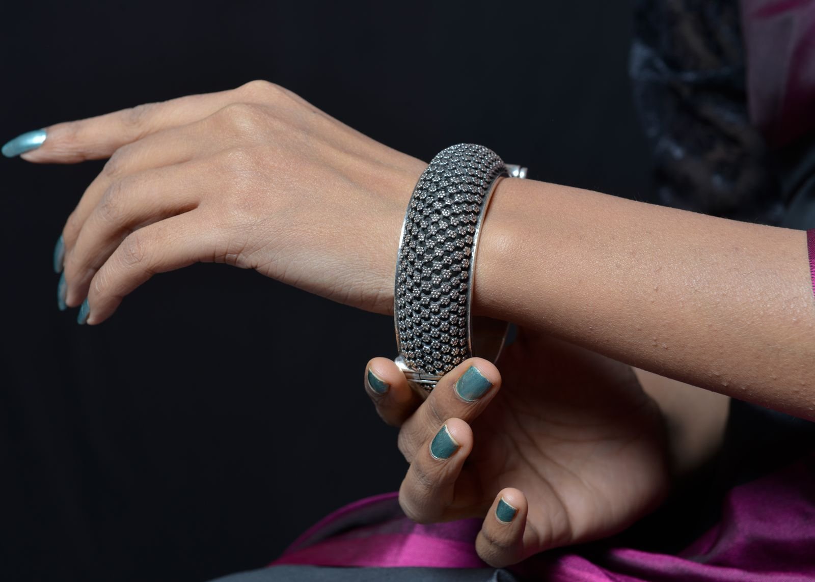 Beaded Oxidised Kada